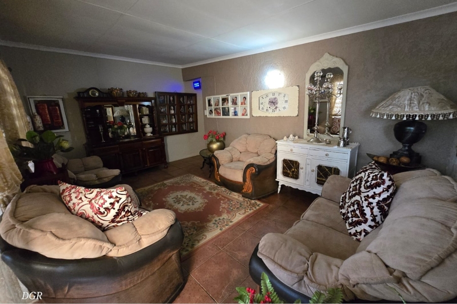 10 Bedroom Property for Sale in Rhodesdene Northern Cape